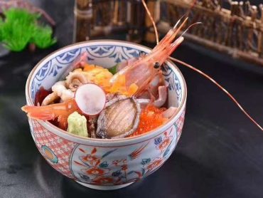 (中文) 包厢：6人×2间、 8人×1间、  包厢最大可容24人！