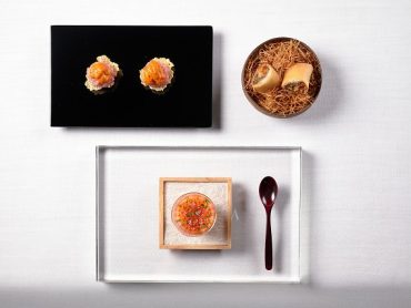 ウニ・鮪 / イクラ・ズワイ蟹 / 鰻